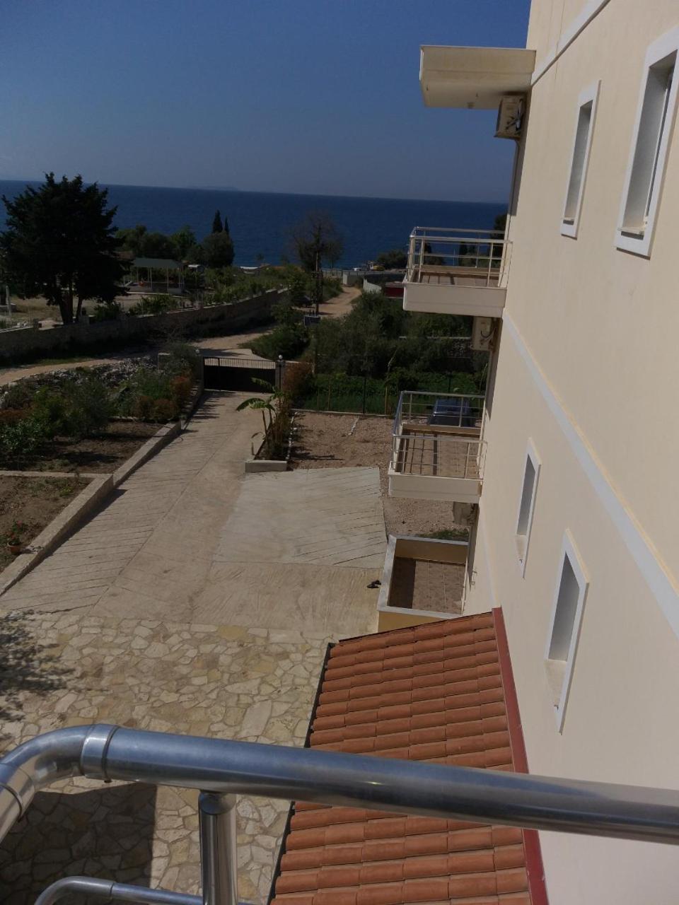 Hotel Afrodite Dhermi Luaran gambar