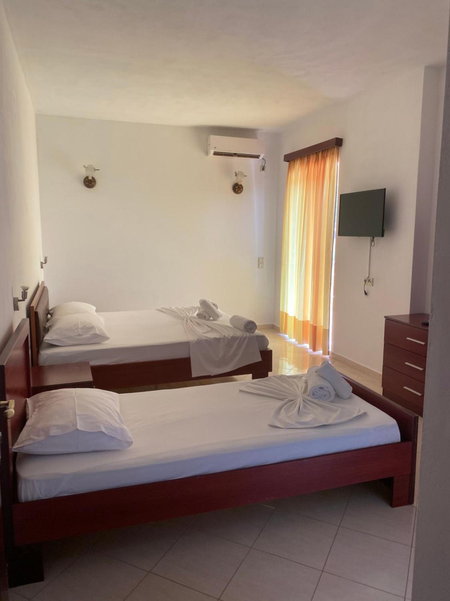 Hotel Afrodite Dhermi Luaran gambar