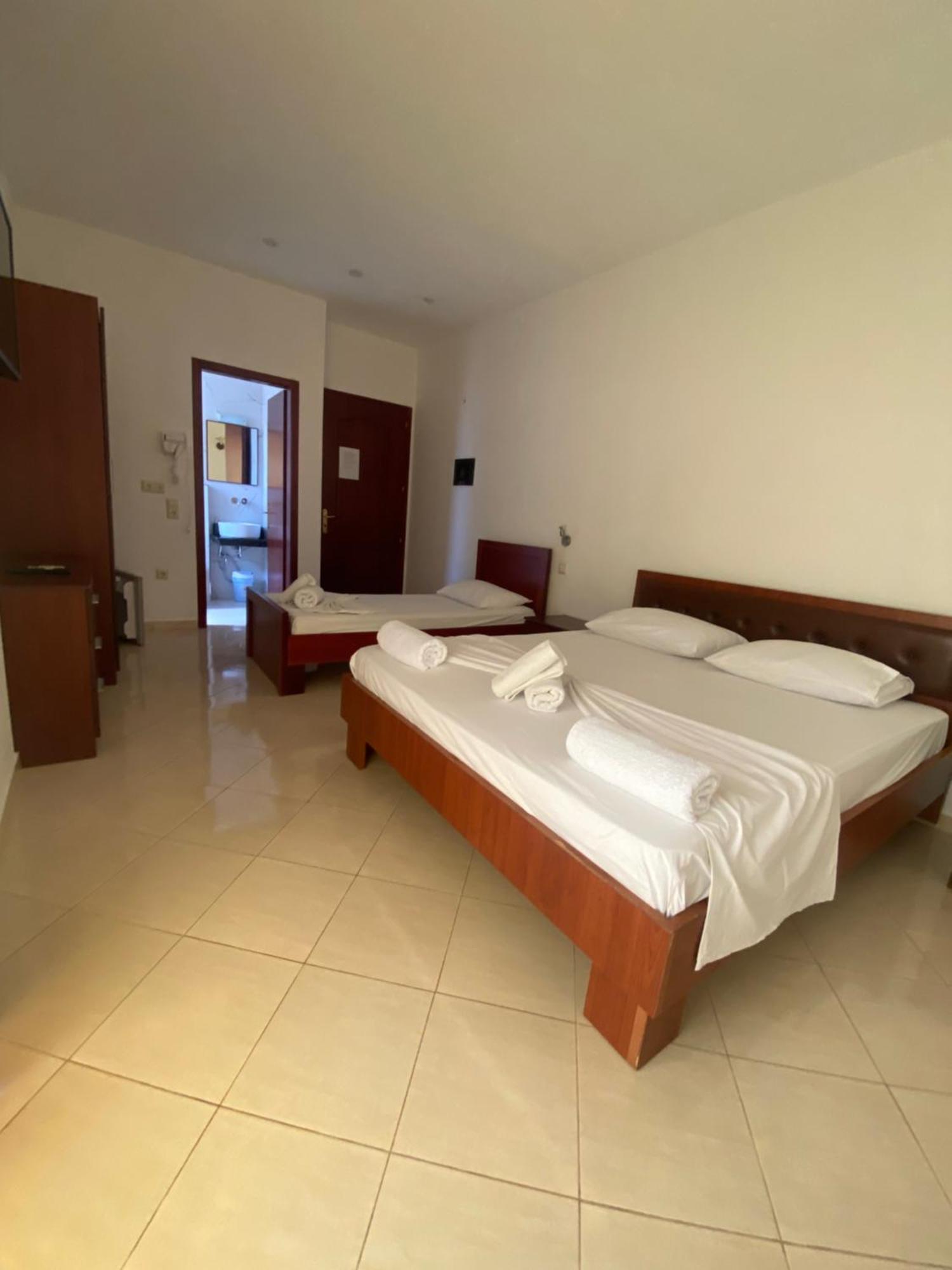Hotel Afrodite Dhermi Luaran gambar